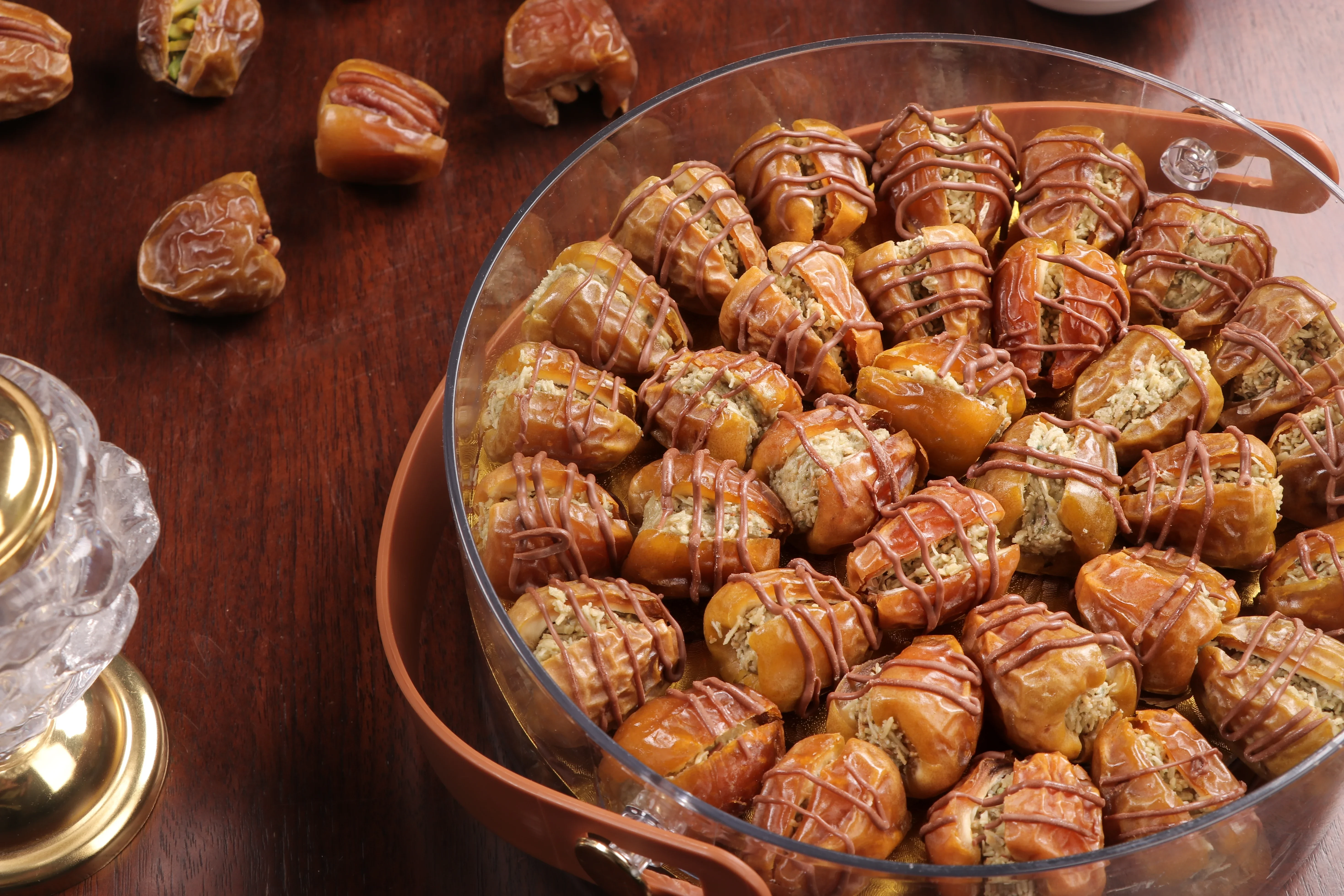 سكري محشي بكنافة الفستق ومغطى بالشوكولاتة – طبق (Pistachio)